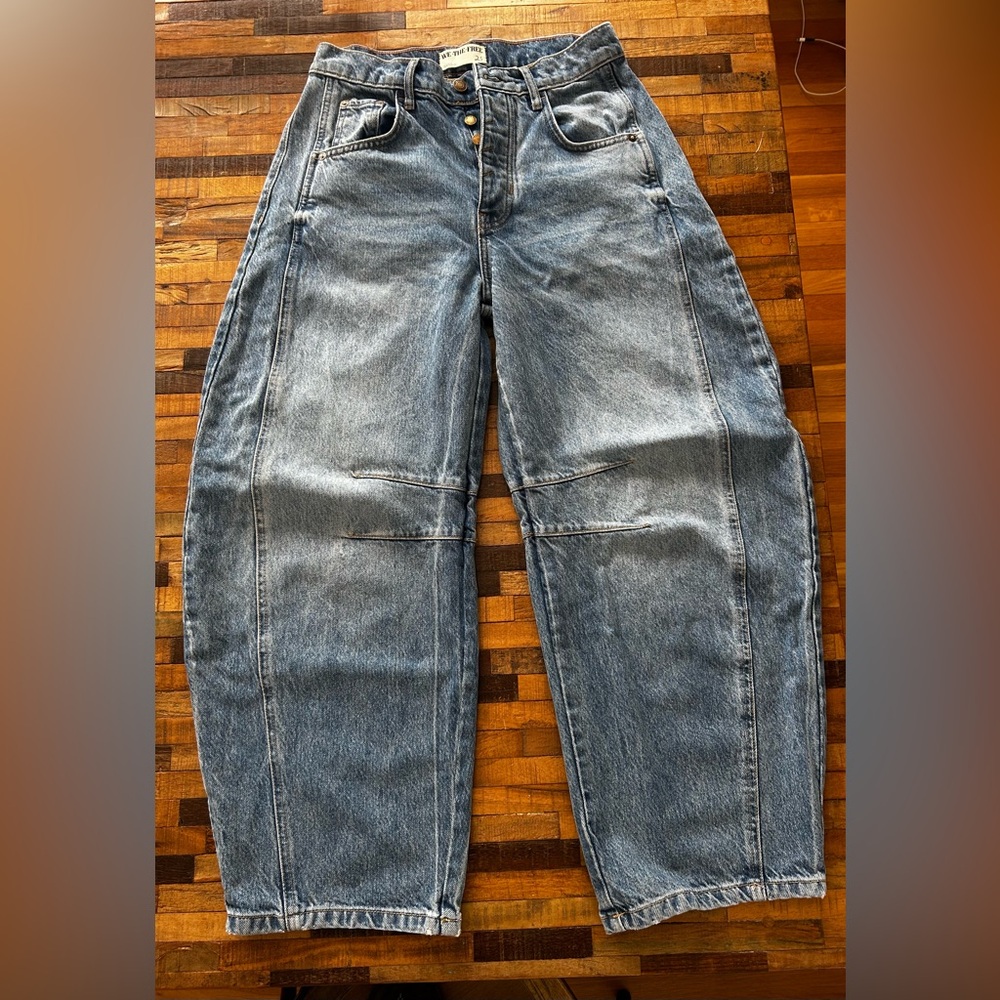 Free People Barrel jeans size 25